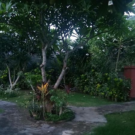 Molleh Guest House เปมูเตรัน ภายนอก รูปภาพ