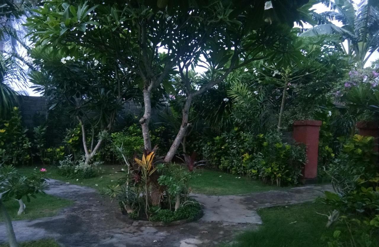 Molleh Guest House เปมูเตรัน ภายนอก รูปภาพ