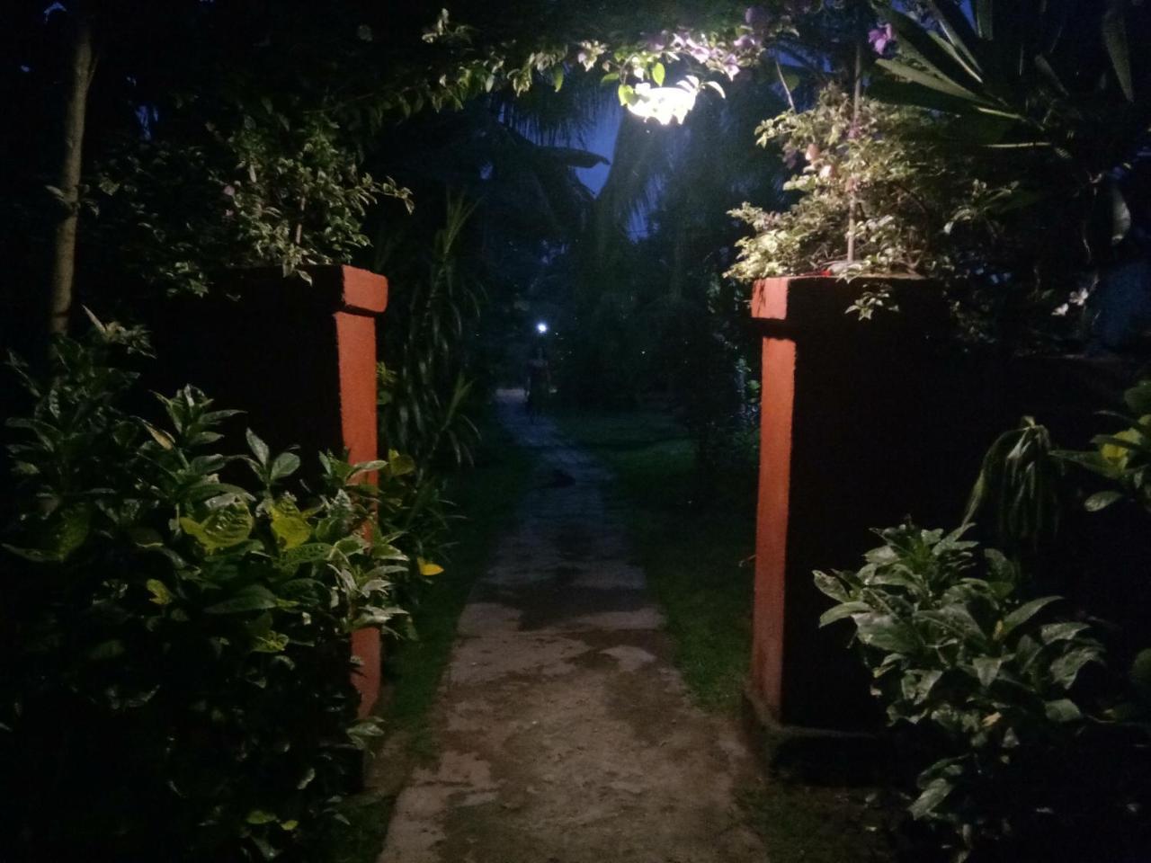 Molleh Guest House เปมูเตรัน ภายนอก รูปภาพ